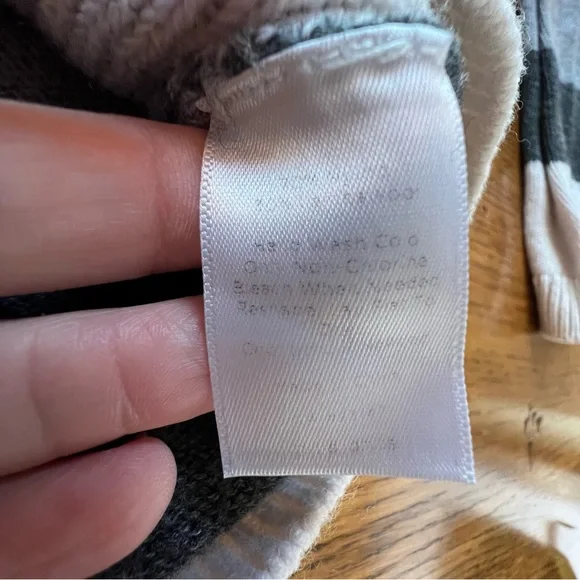 ⭐️ Talbots Striped Holiday Winter Scene Deer Crewneck Sweater MEDIUM PETITE - Picture 11 of 11